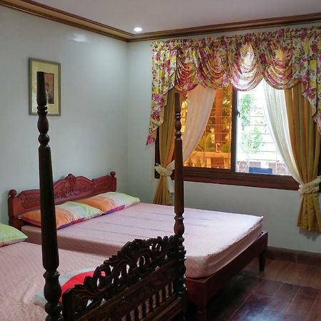 Hotel Casa Familya Batac Exterior foto