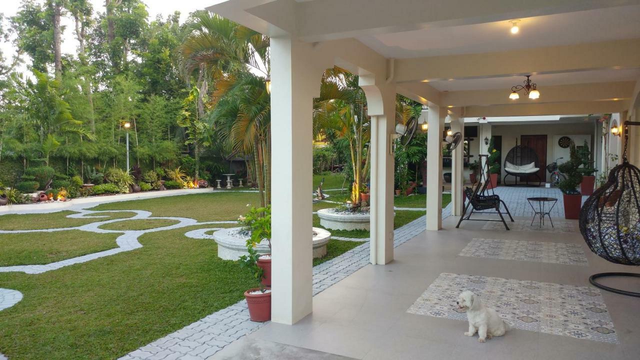 Hotel Casa Familya Batac Exterior foto